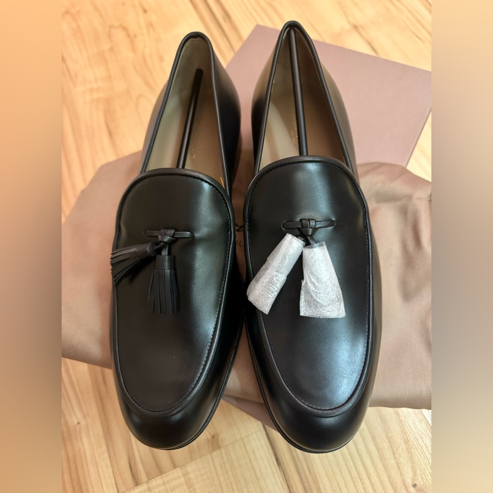 Gianvito Rossi black leather loafers with tassels. Brand new, size 42